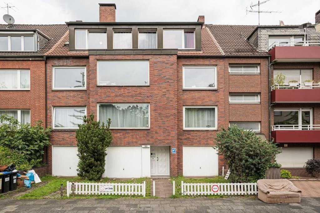 - Nice New York Apartment In The Heart Of Duisburg - Betten & Sofa - 5 Mins Central Station Hbf - Big Tv & Wifi - Exterior foto